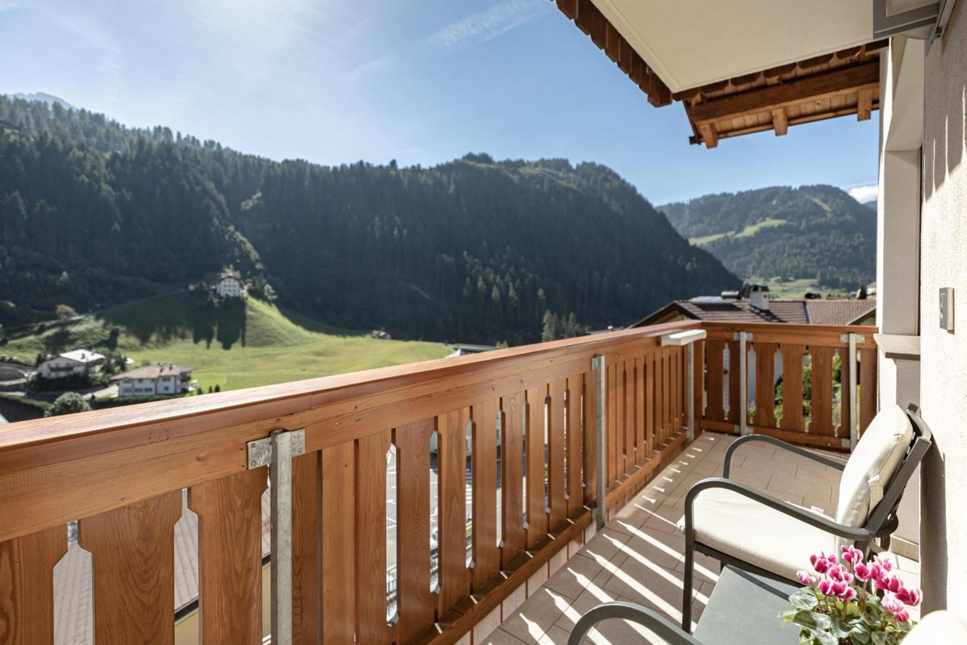 Apartments Soval Santa Cristina Val Gardena Екстериор снимка